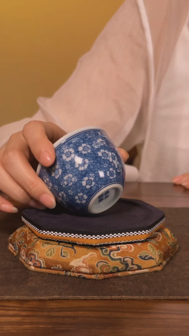 青花冰梅缸手工手绘陶瓷主人