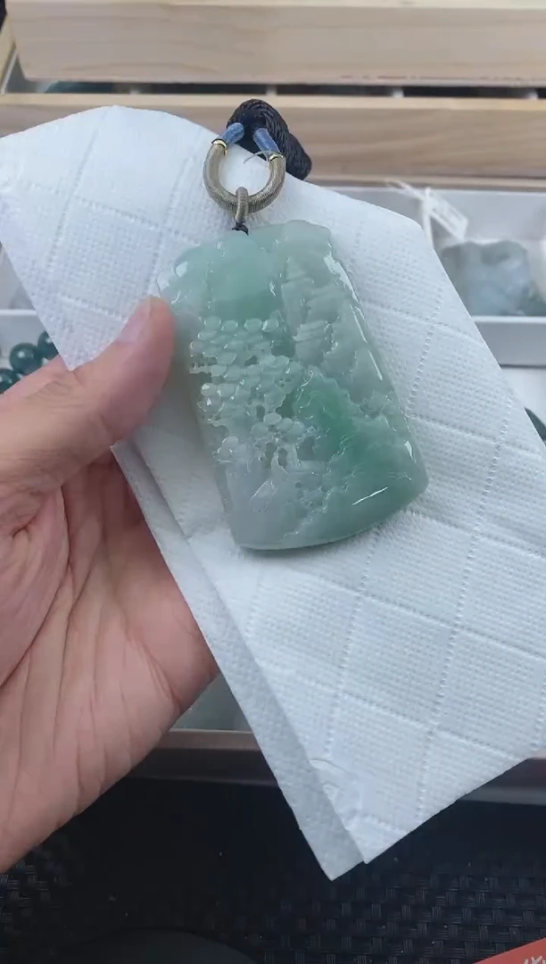 翡翠未镶嵌颈饰