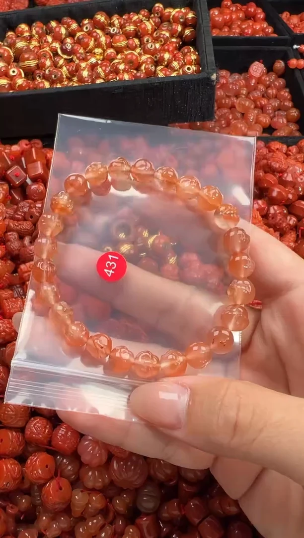南红玛瑙未镶嵌颈饰1