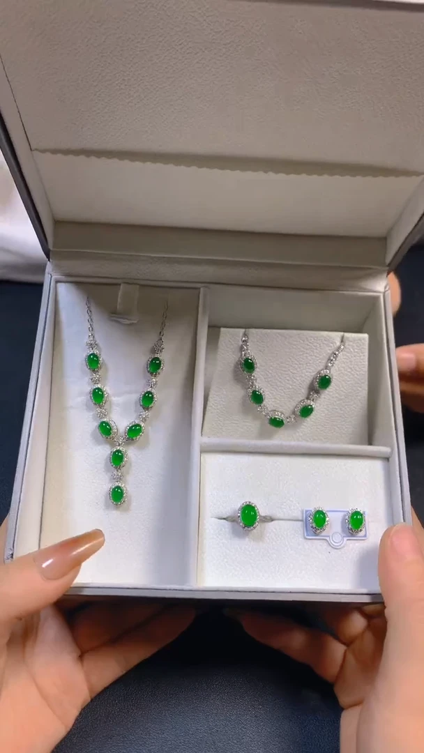 【闪购商品】翡翠颈饰未镶嵌0800073944多样性发一套盒