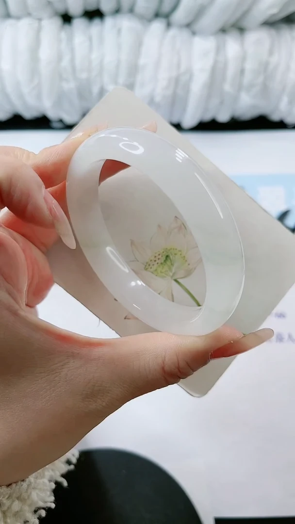 【闪购商品】石英质玉手镯未镶嵌多样性发货E544