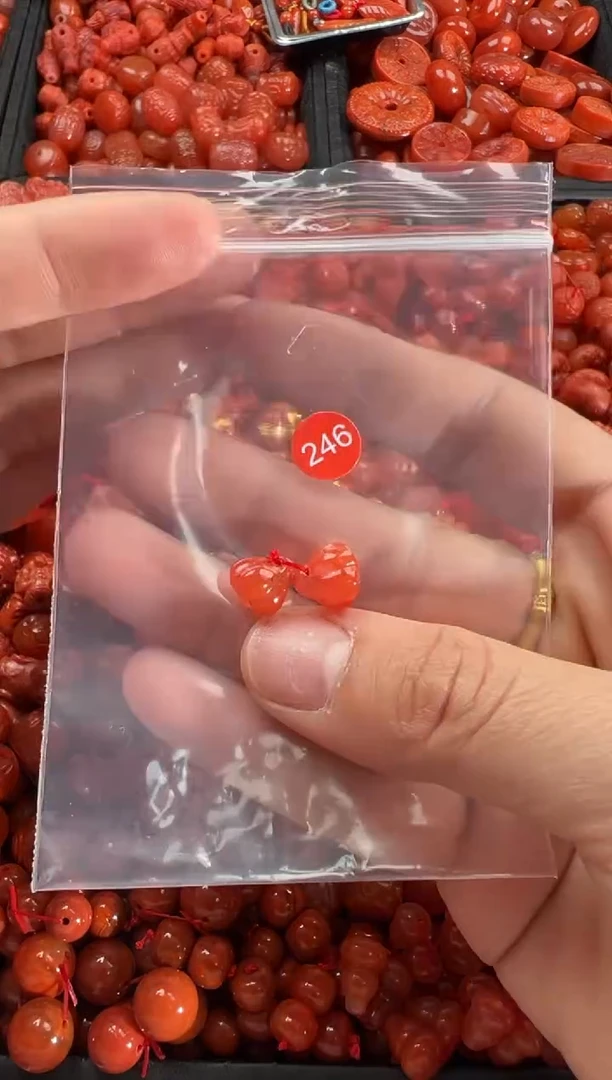 【闪购商品】南红玛瑙颈饰未镶嵌1