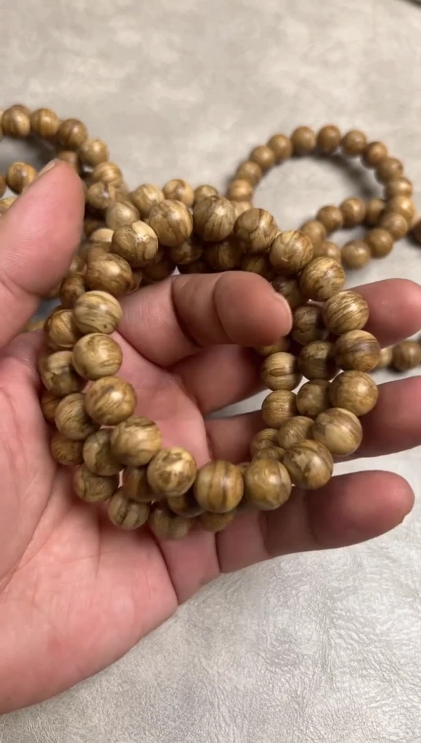 沉香手串142达拉干圆珠单圈10 mm6g+，多样性发其一