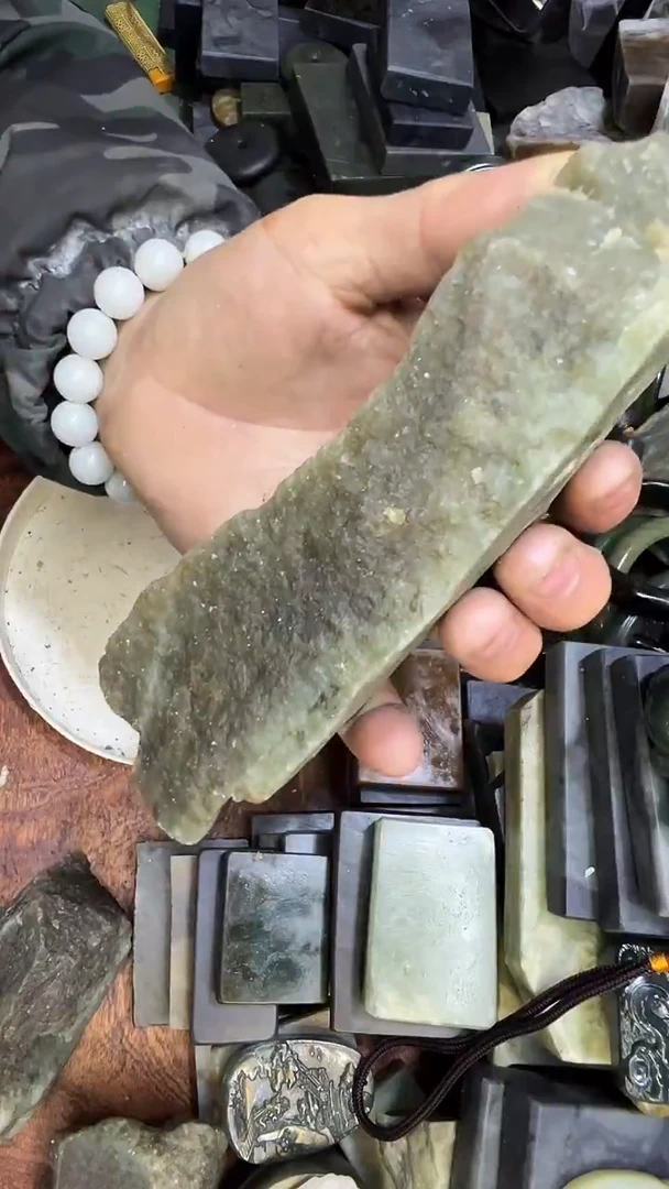 未镶嵌和田玉珠宝半成品1