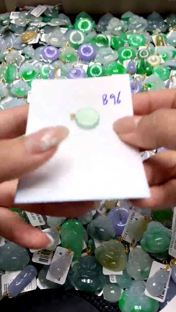 【闪购商品】翡翠颈饰18K金镶嵌1111111111111111