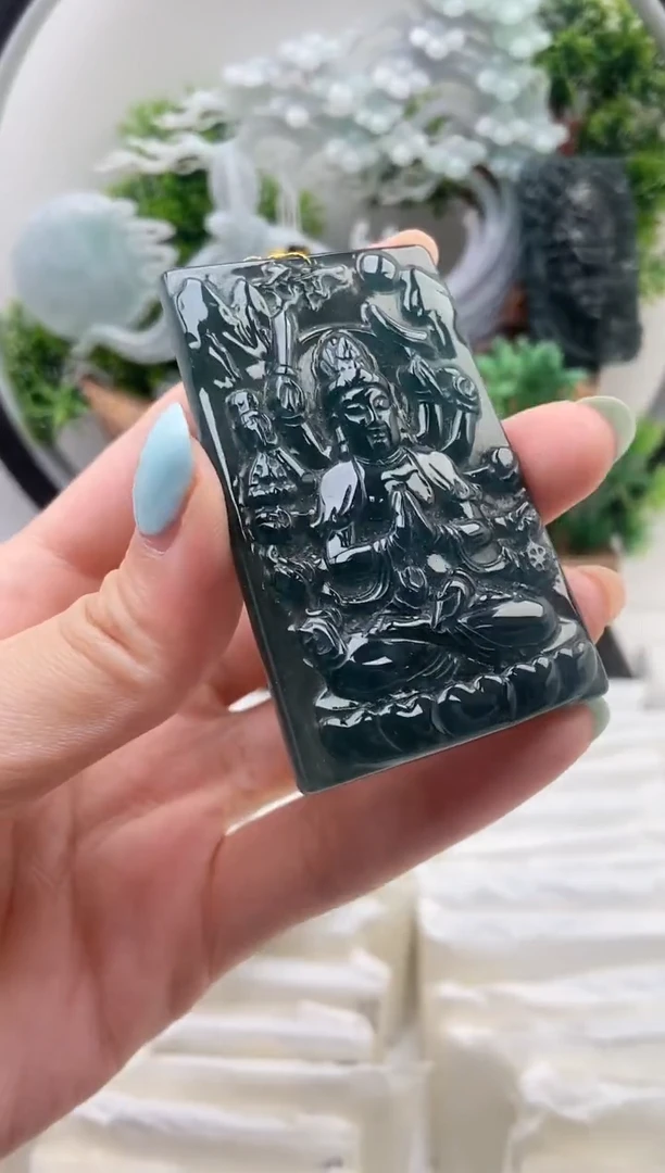 颈饰未镶嵌翡翠千手观音