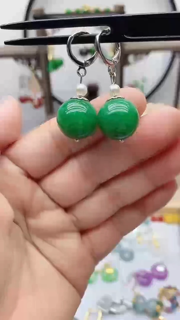 银S925镶嵌石英质玉（天山翠）耳饰125