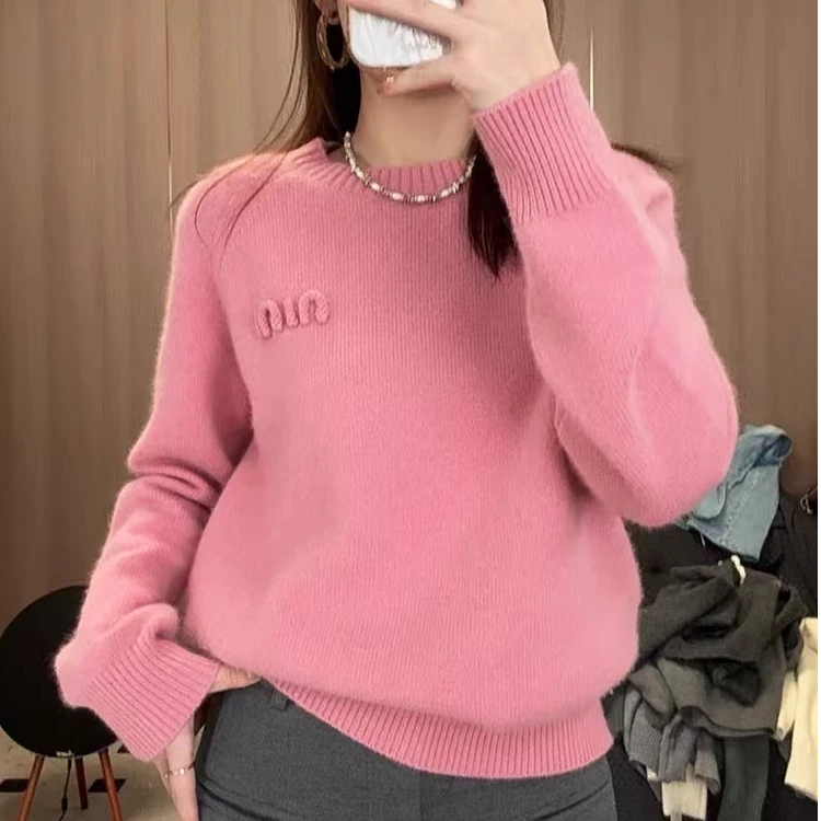 时尚减龄圆领字母提花针织衫