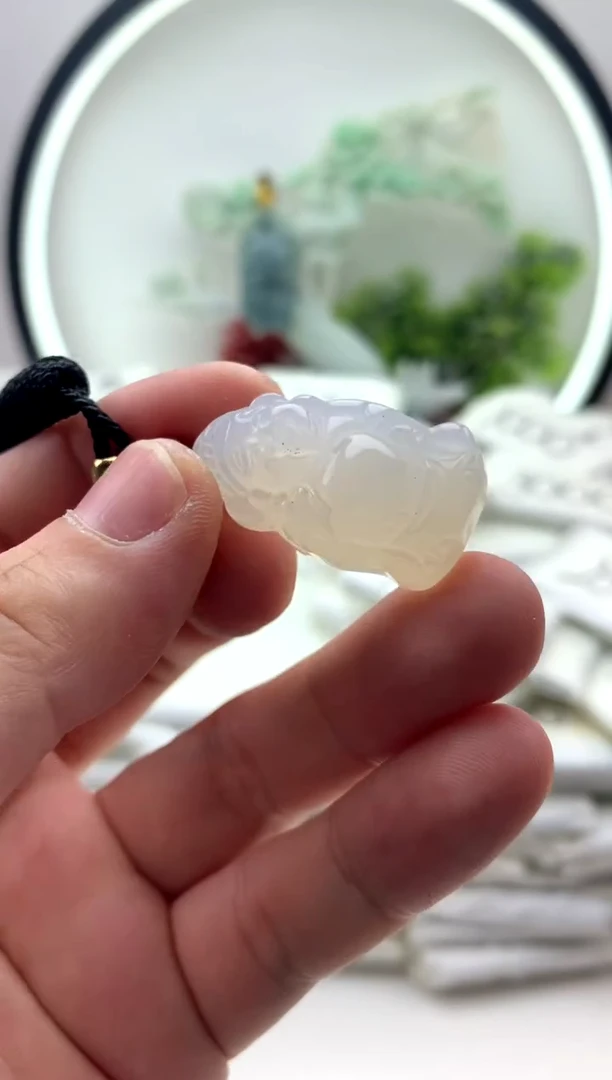 玛瑙/玉髓颈饰未镶嵌小财神