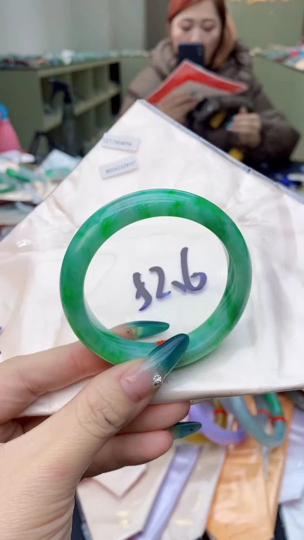【闪购商品】翡翠手镯未镶嵌1051747905