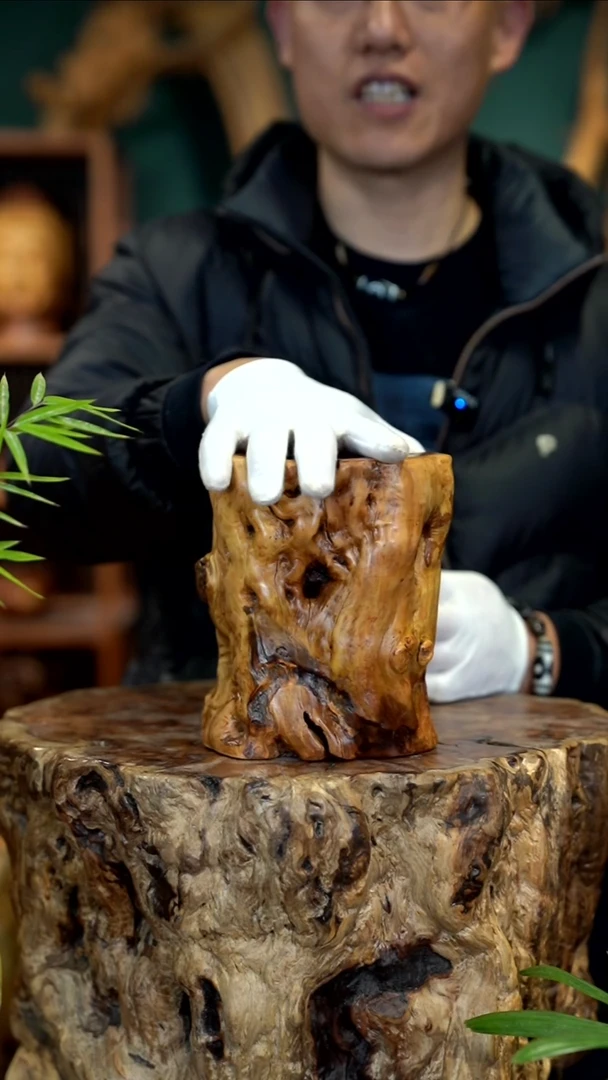 木雷击枣木盘龙笔筒