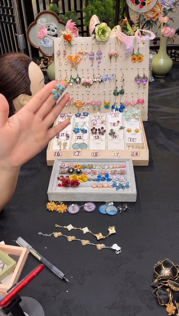织绣莫**忘非遗苏绣饰品