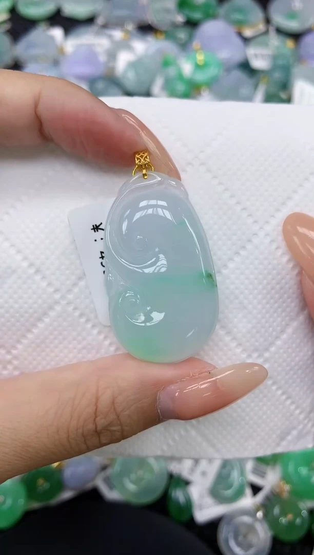 颈饰18K金镶嵌翡翠11111111111