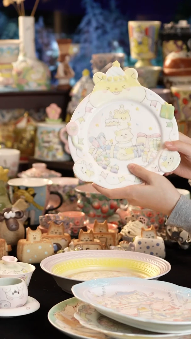 摆件陶景德镇釉下彩手绘设计师款陶瓷