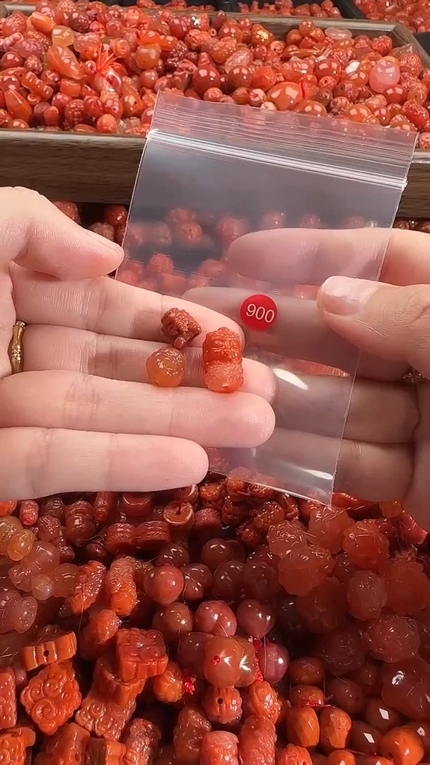 颈饰未镶嵌南红玛瑙1