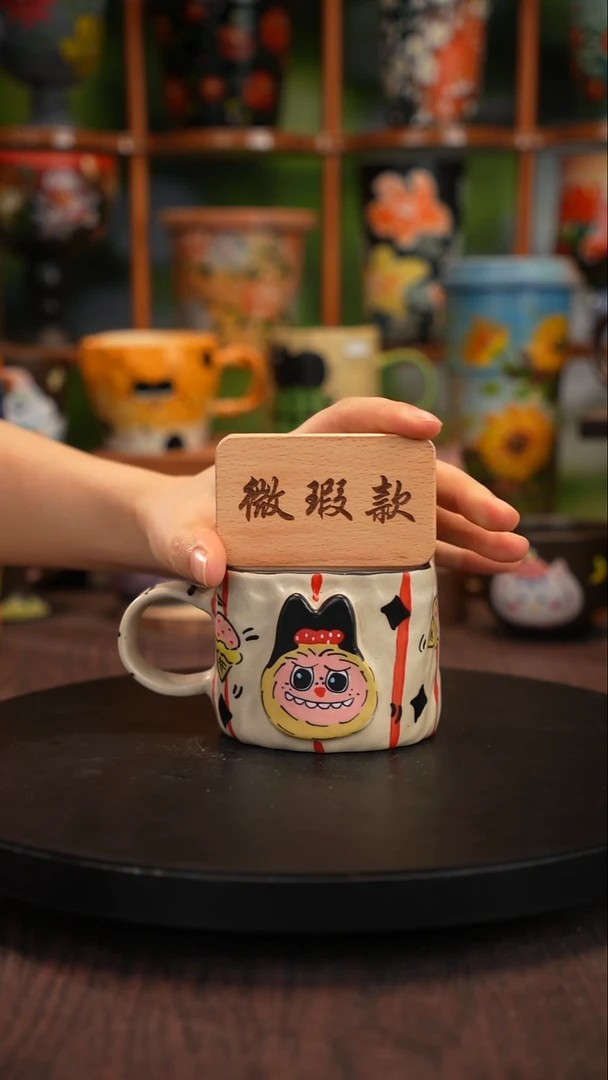 景德镇釉下彩手绘拉布布微瑕