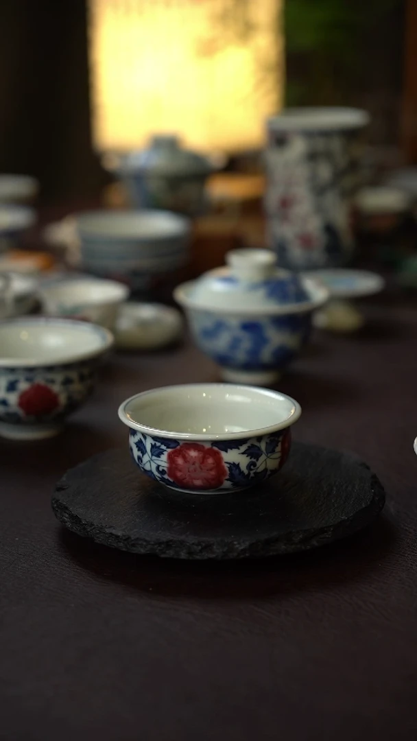 别**景42号景德镇全手工手绘青花釉里红叶子主人杯