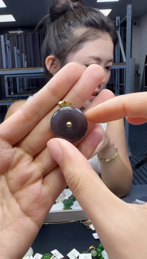 和田玉18K金镶嵌挂件1