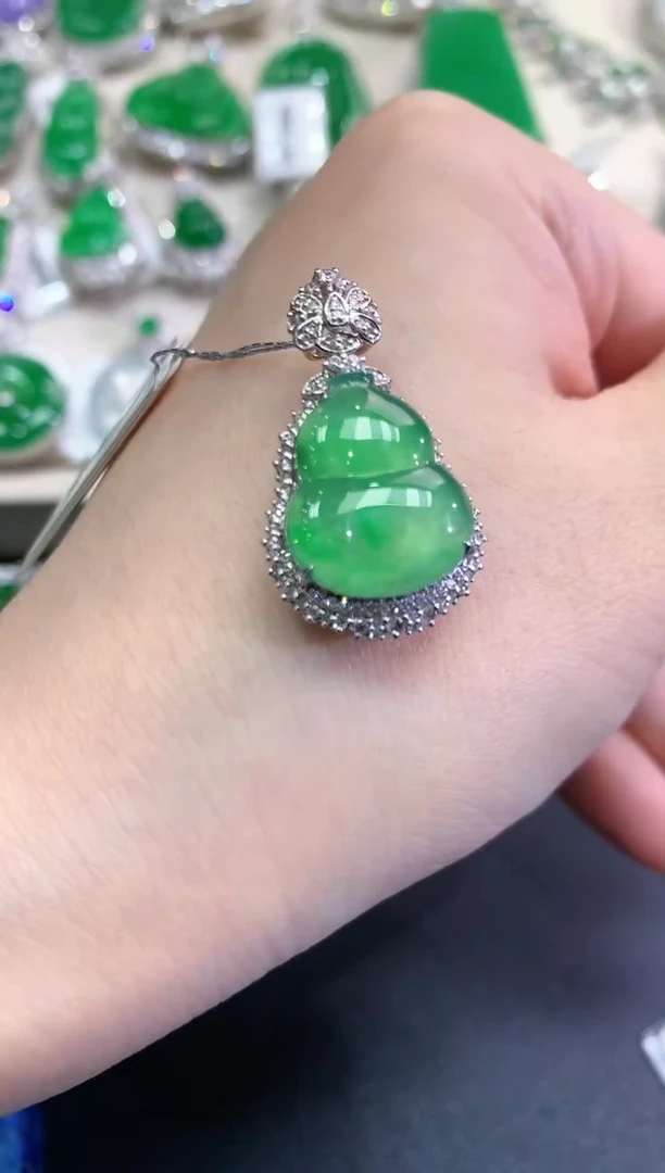 【闪购商品】翡翠颈饰18K金镶嵌C21