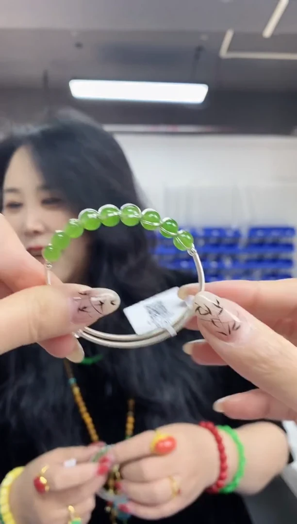 【闪购商品】和田玉手串未镶嵌多样性发其一颜色微差