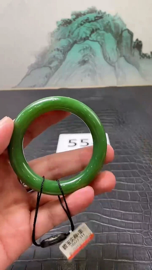 和田玉（碧玉）手镯未镶嵌一个