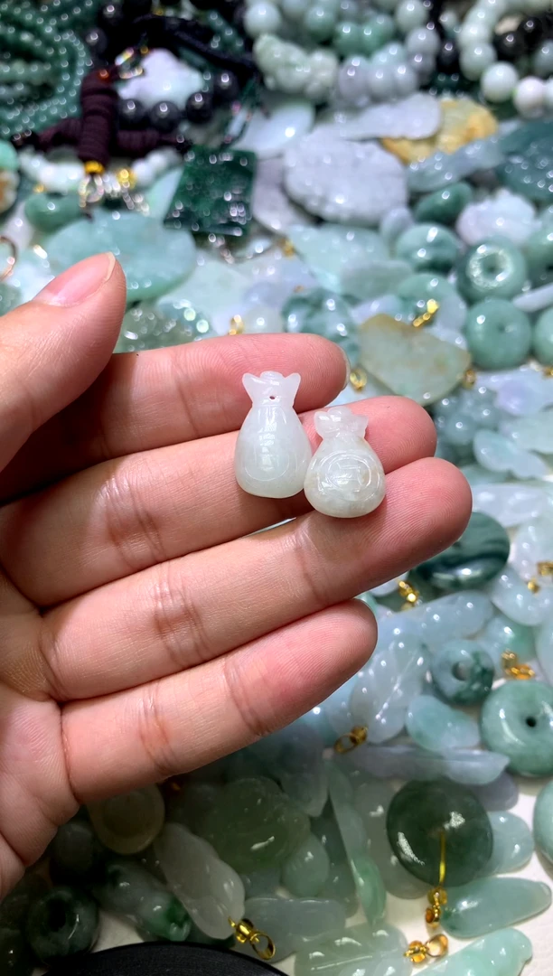 颈饰未镶嵌翡翠2