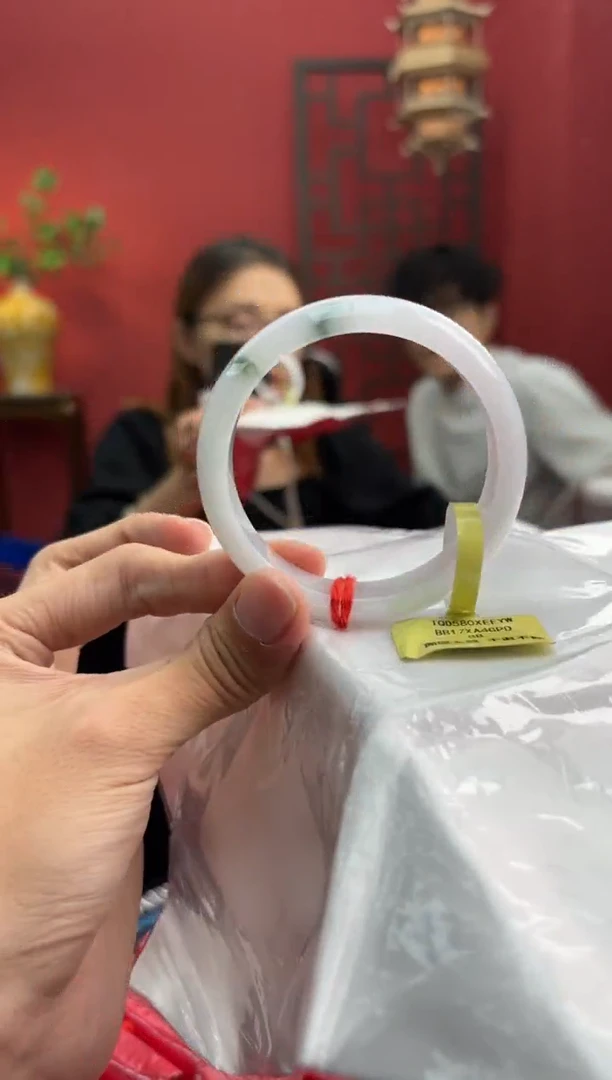 未镶嵌手镯翡翠翡翠手镯1