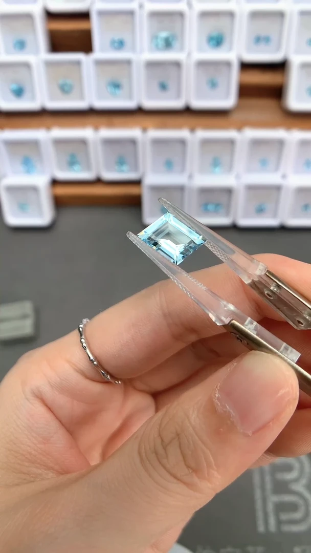 未镶嵌裸石定制海蓝宝石2.67ct