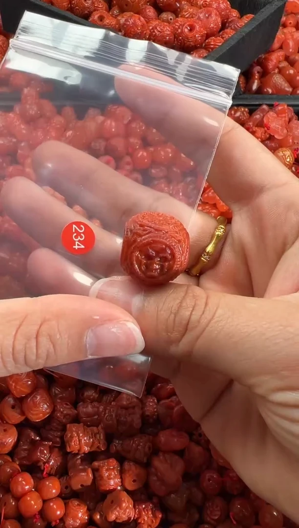 【闪购商品】南红玛瑙颈饰未镶嵌1