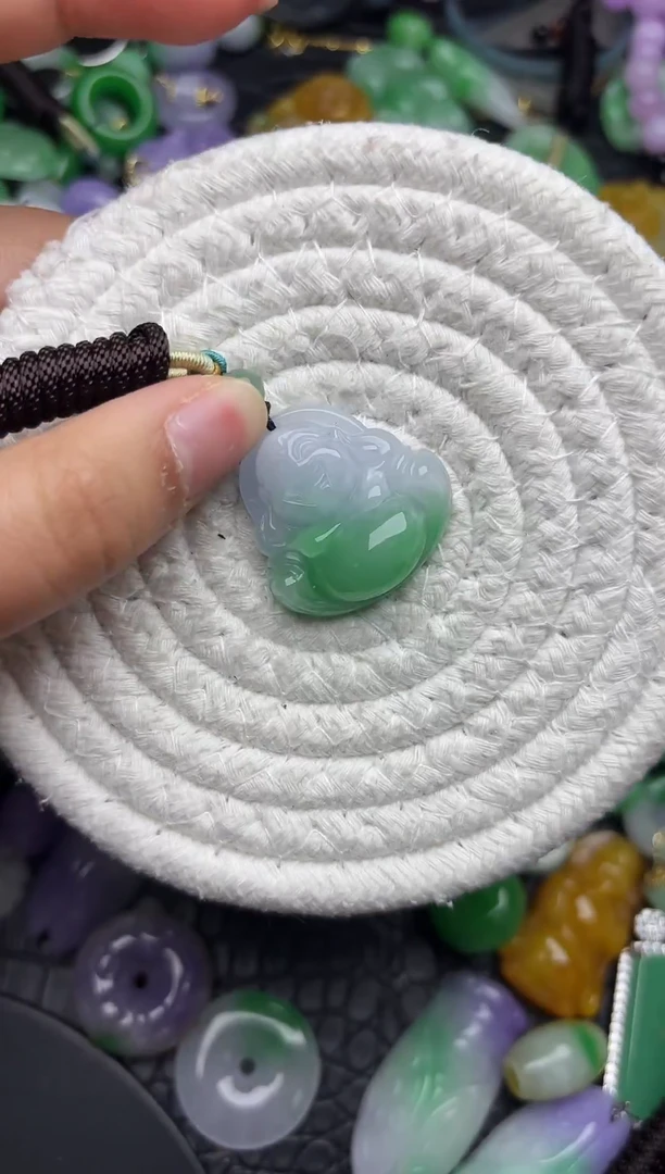 颈饰未镶嵌翡翠缅甸翡翠吊坠