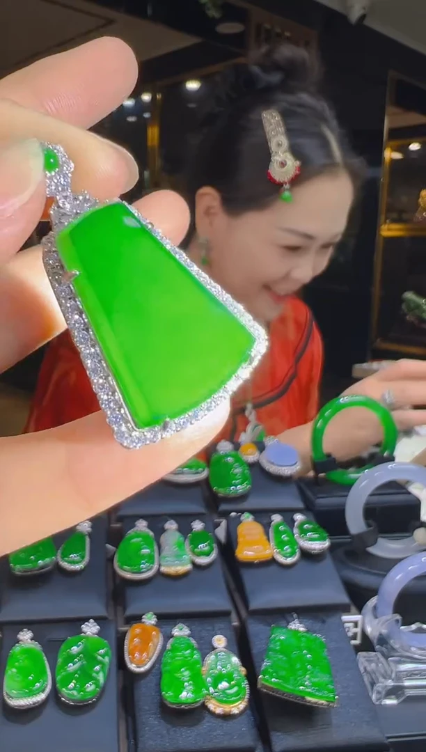 吊坠(赠链)银S925镶嵌翡翠009（多样性发其一）