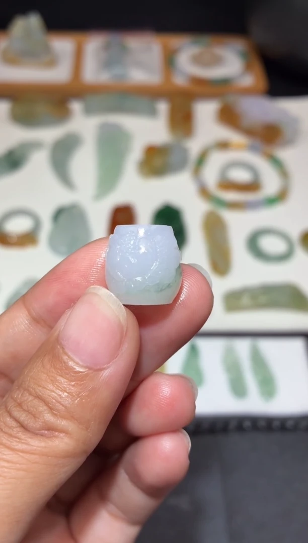 未镶嵌定制翡翠牡丹花珠子