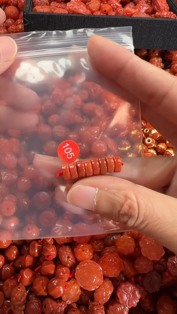 【闪购商品】南红玛瑙颈饰未镶嵌3