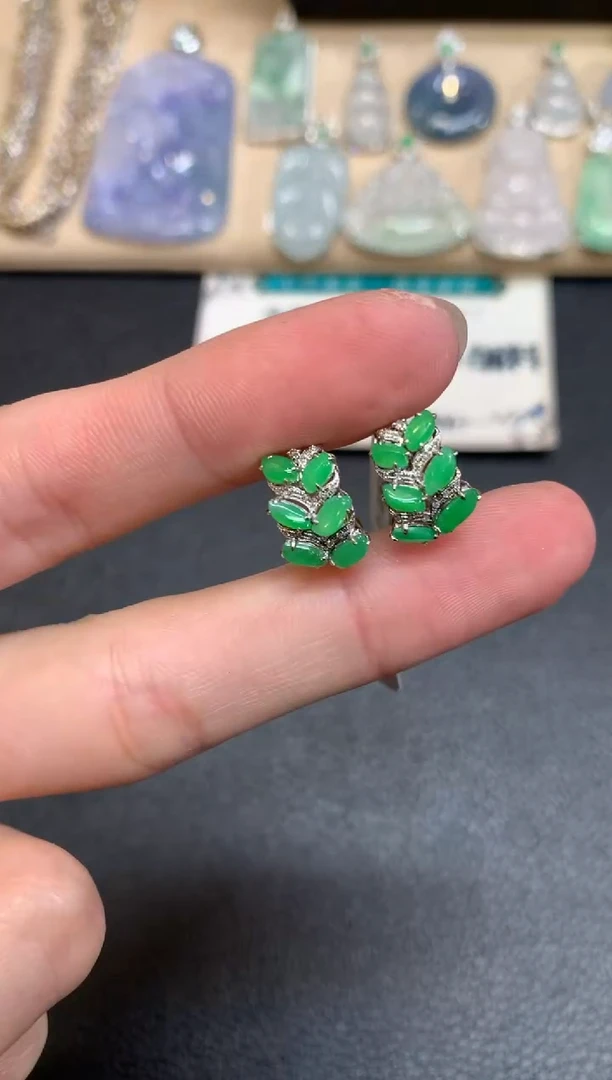 【闪购商品】翡翠耳饰18K金镶嵌叶子【无服务费】