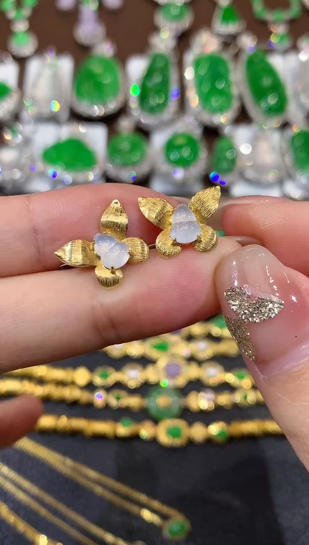 18K金镶嵌翡翠耳饰A8