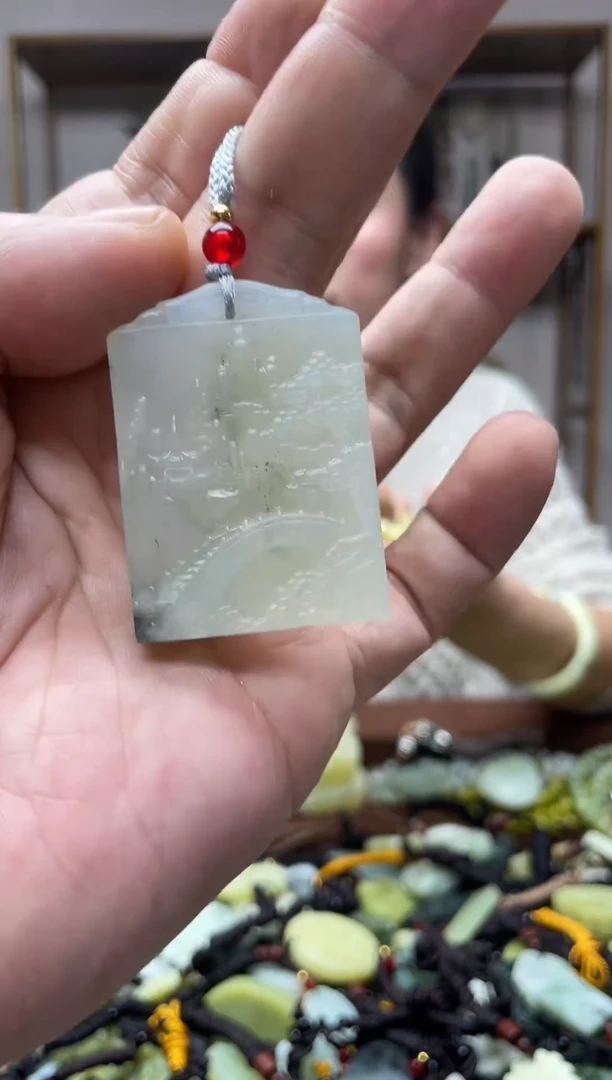 未镶嵌岫玉吊坠·