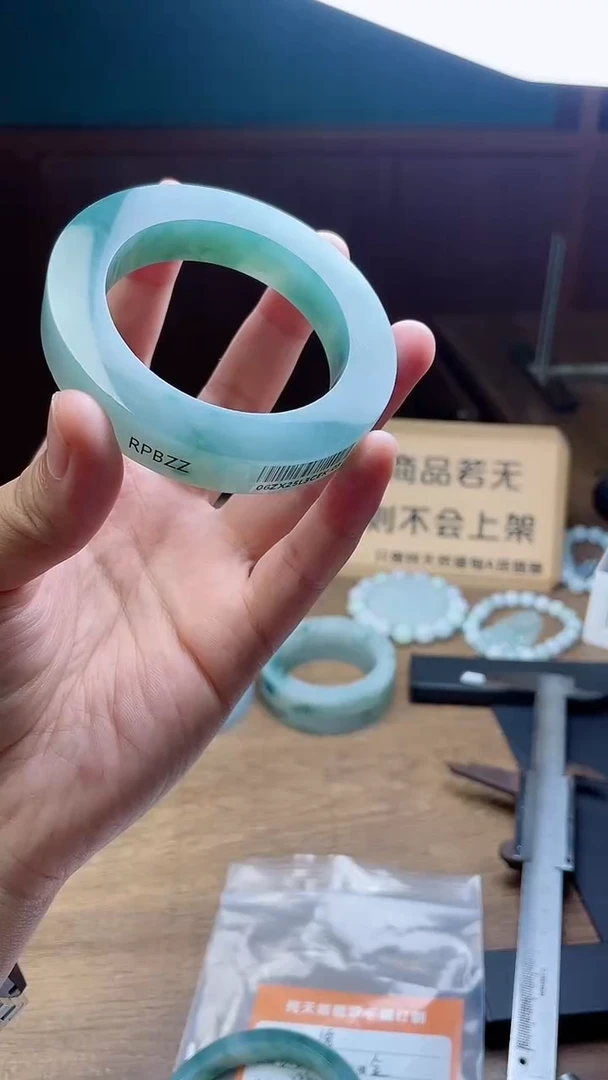 定制翡翠手镯未镶嵌定制