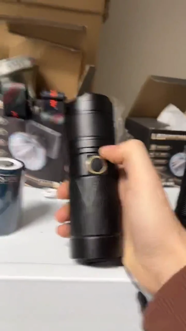 【带尾灯】钢炮级别铝合金强光手电筒-超长续航