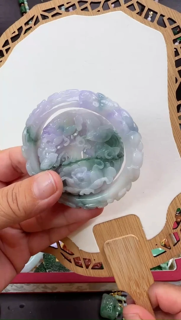 颈饰未镶嵌翡翠手镯5152
