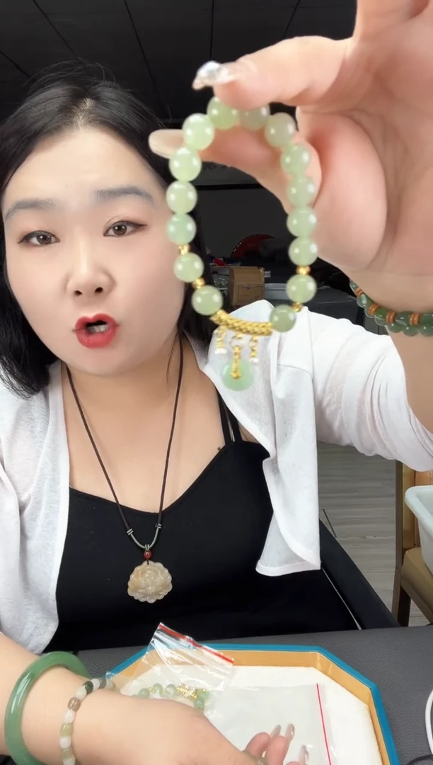 石英质玉独龙玉合金手串未镶嵌独龙玉合金手串