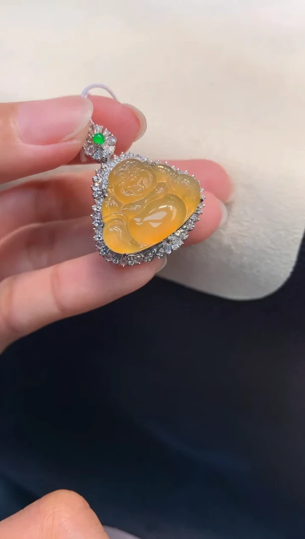 颈饰18K金镶嵌翡翠1