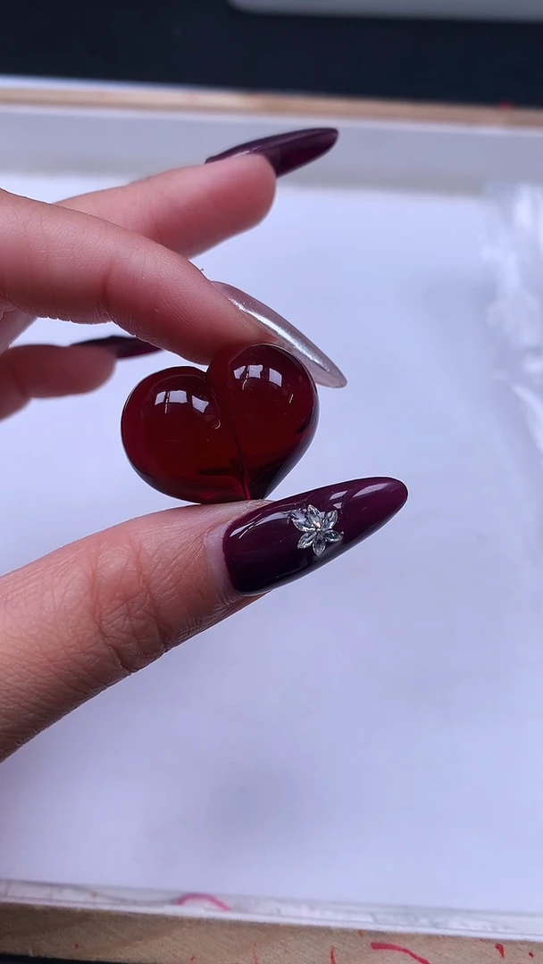 裸石血珀未镶嵌E227 血珀 屁桃26*20*16mm 1个8元