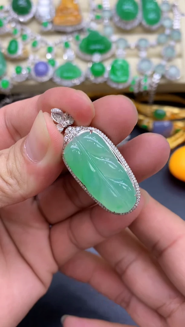 颈饰18K金镶嵌翡翠167-中国好珍宝