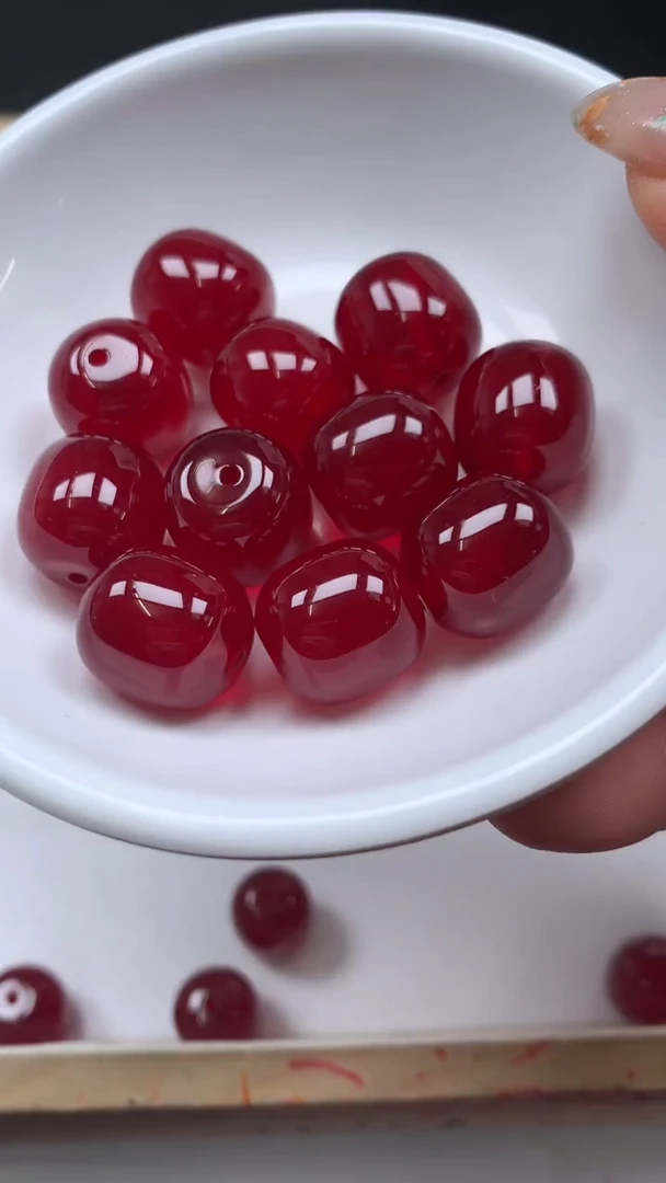 未镶嵌玛瑙手饰M939 鸽血红14*14mm2个9.9元