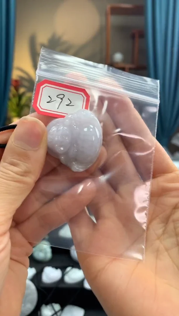 翡翠未镶嵌颈饰佛公292