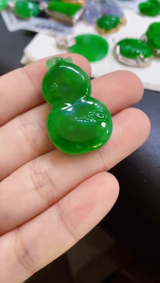 颈饰未镶嵌翡翠葫芦