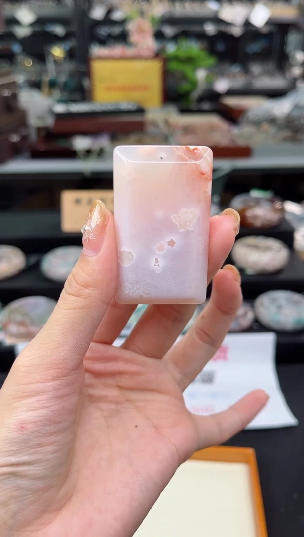 【闪购商品】石英质玉吊坠(不含链)未镶嵌多样性发货其一