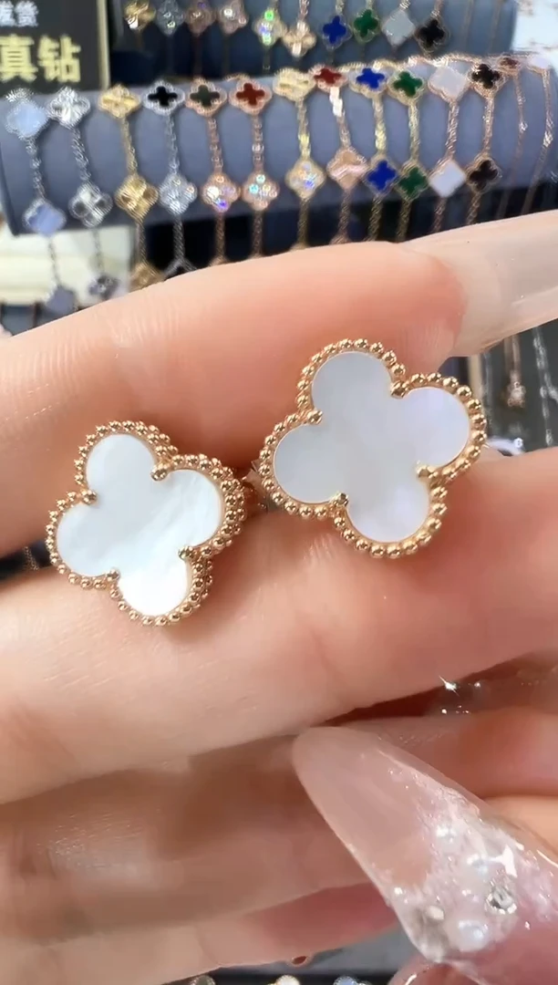 【闪购商品】贝壳（贝母）耳钉18K金镶嵌耳拍