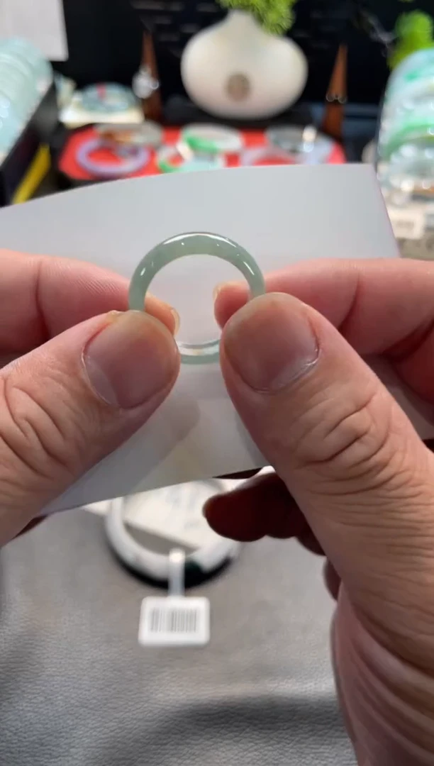 未镶嵌戒指翡翠18号链接 有纹裂