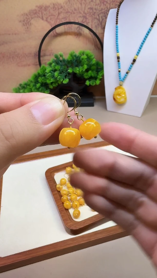 蜜蜡14K金镶嵌耳饰E01